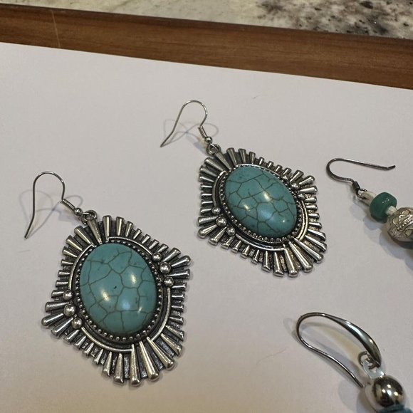 Jewelry Lot Of 3 Dangle Drop Pierced Earrings Blue Tones - Picture 2 of 12